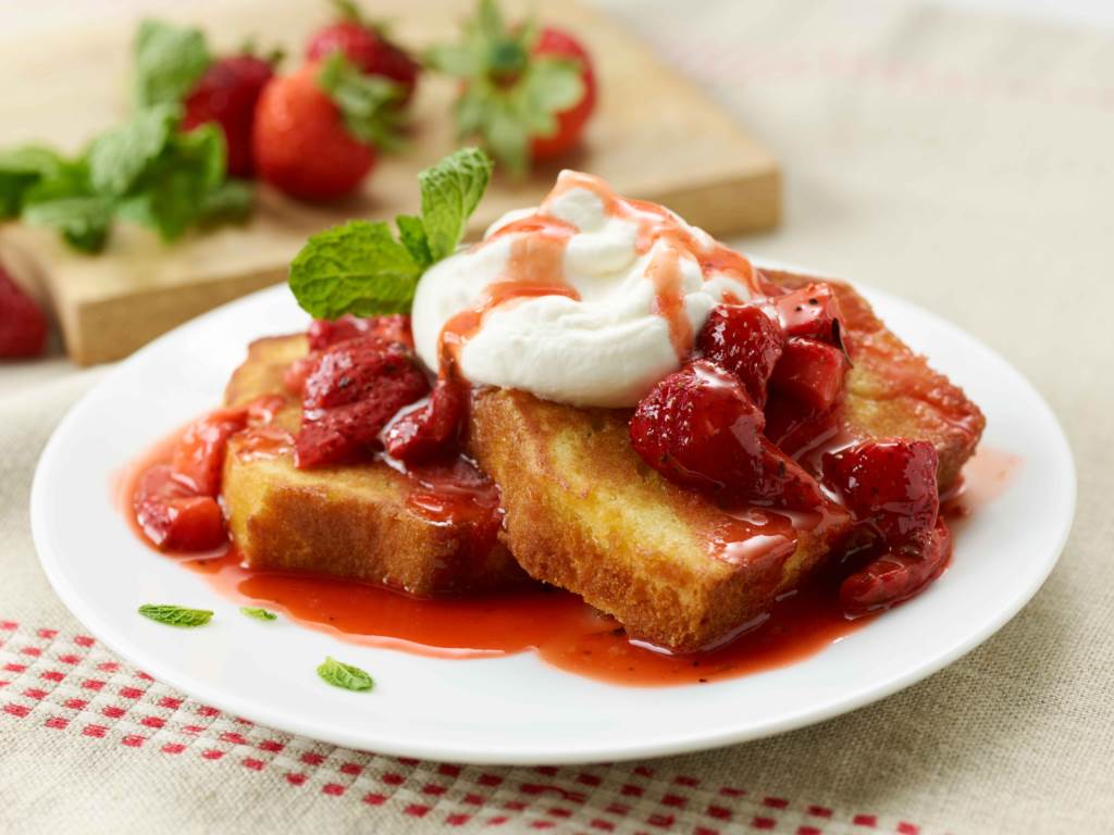 balsamic roasted strawberry shortcake