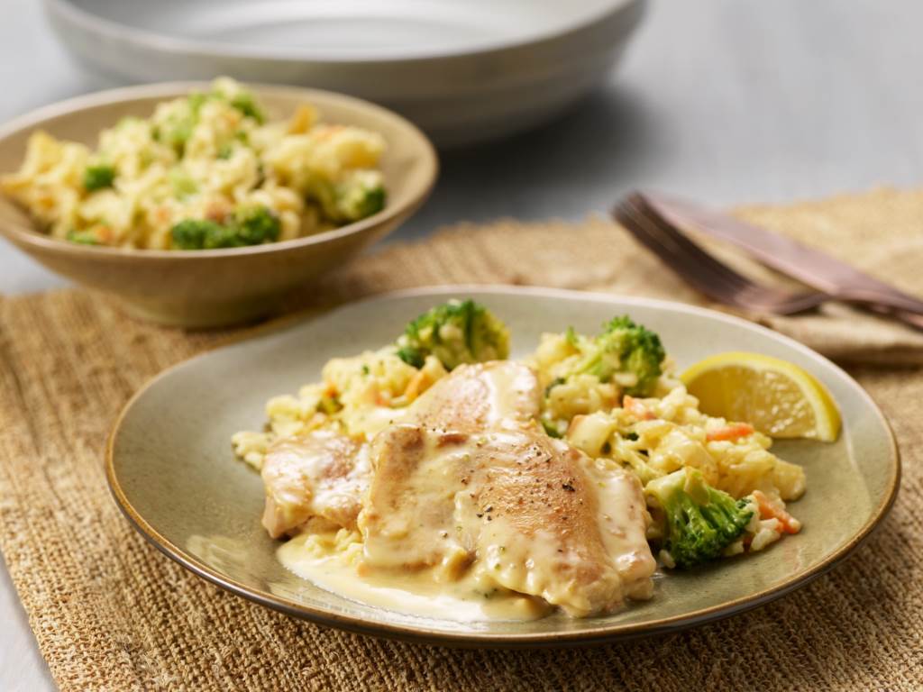 Cheesy Chicken Broccoli Rice Skillet