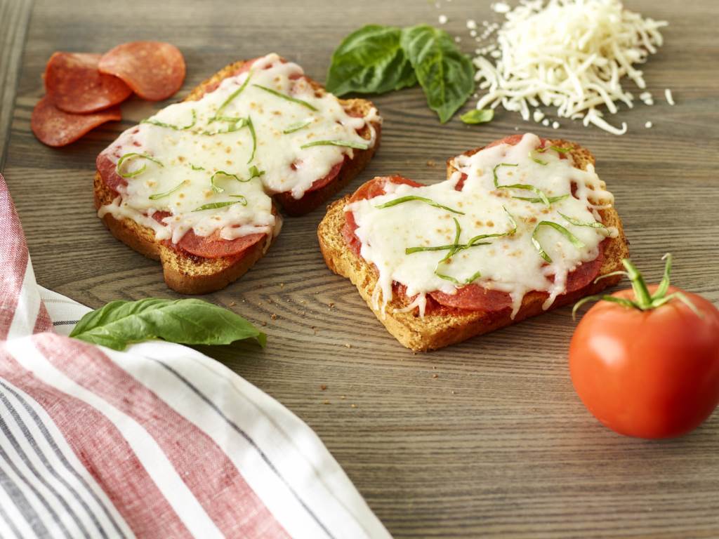 Tomato Basil Pizza Toast